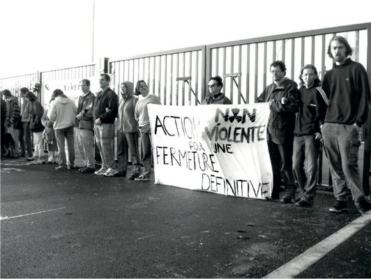 2002 > De la vigilance à la résistance
