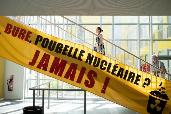 2023 - Que sont les "générations futures" reconnues par le droit français ? 